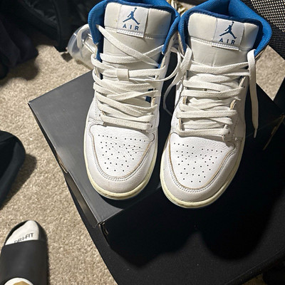Jordan Air Jordan 1 Mid White/Blue Leather Lace-Up Mid Top Sneakers Men