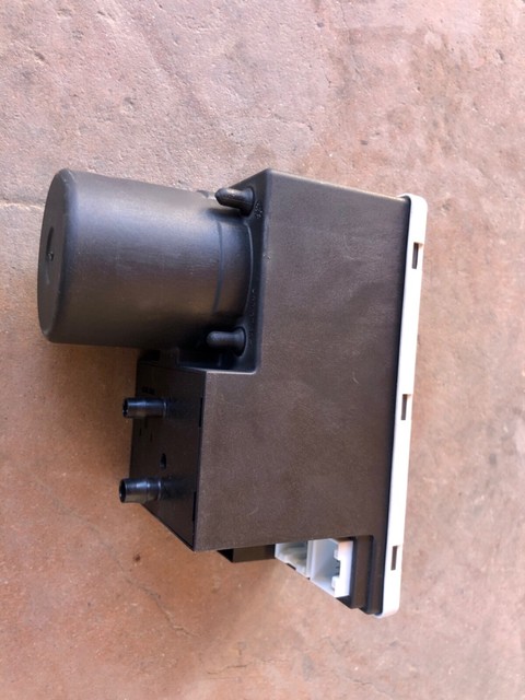 2001 Audi A4 Non Quattro Sedan Base 2.8 Central Locking Vacuum Pump
