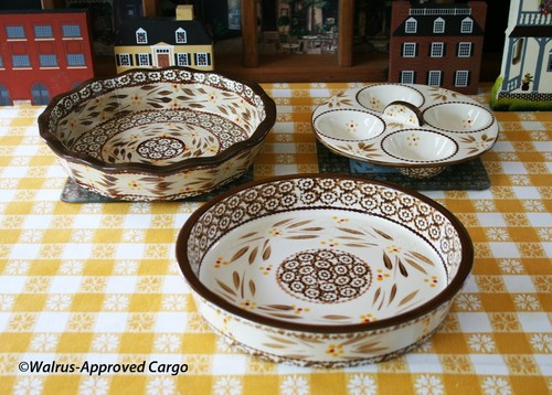 TEMP-TATIONS PRESENTABLE OVENWARE & TRIVETS - FROM OVEN TO TABLE TO DISHWASHER! - Picture 2 of 11