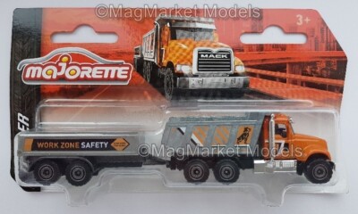Majorette · Mack Granite Tipper & Work Zone Trailer · 1:76 · Nagelneu