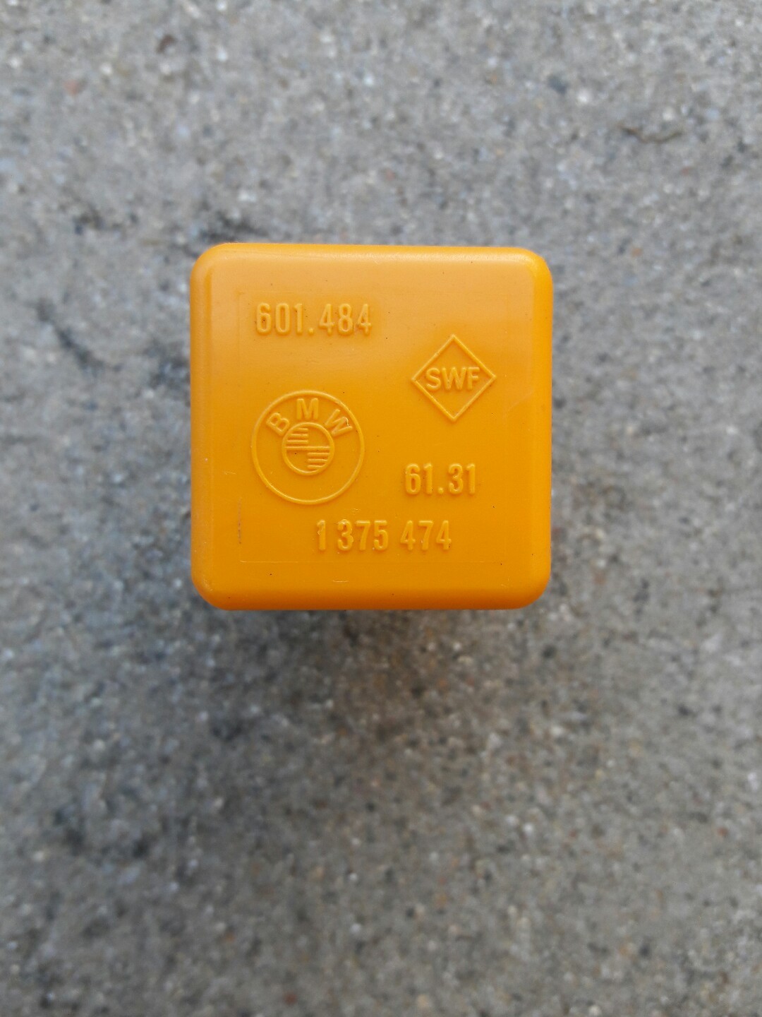 OEM BMW E30 AC Condenser aux low fan relay 325e 325i 325is 325ix 325ic