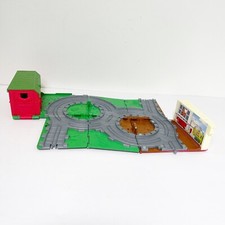 Thomas  Friends Thomas Train Take-n-Play McColl's Farm Diecast 2009