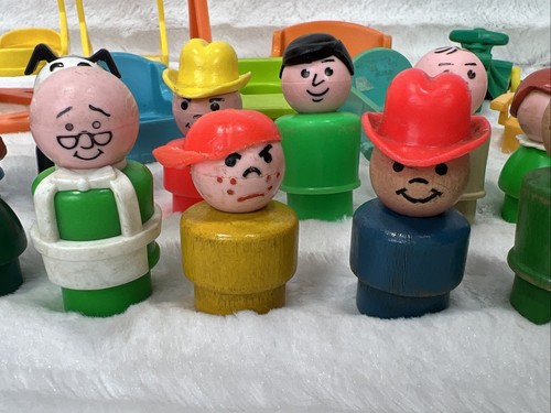 28 Pc Vintage Wood & Plastic Fisher Price Little People Figures & Accessories - Picture 10 of 11