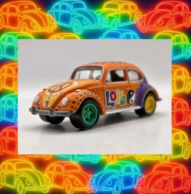 Johnny Lightning Volkswagen Käfer Metall Modell 1:64 Flower Power Hippie Bug