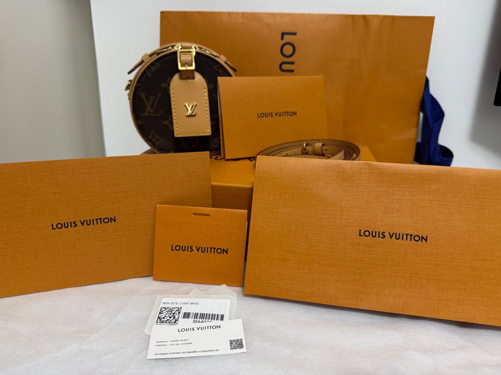 LOUIS VUITTON Mini Boite Chapeau Monogram Women's Shoulder Bag image 3