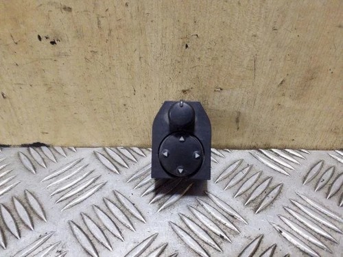 AUDI A4 8D2, B5 Spiegeleinstellschalter 8D0959565A 1.9 Diesel 81kw 1998 26151486