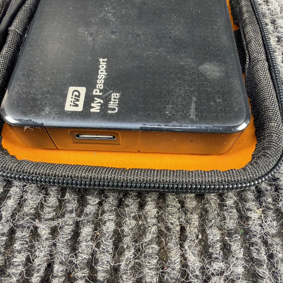 WD My Passport Ultra Portable Drive 1TB HDD WDBZFP0010BBK-04 Black - Image 3 of 4