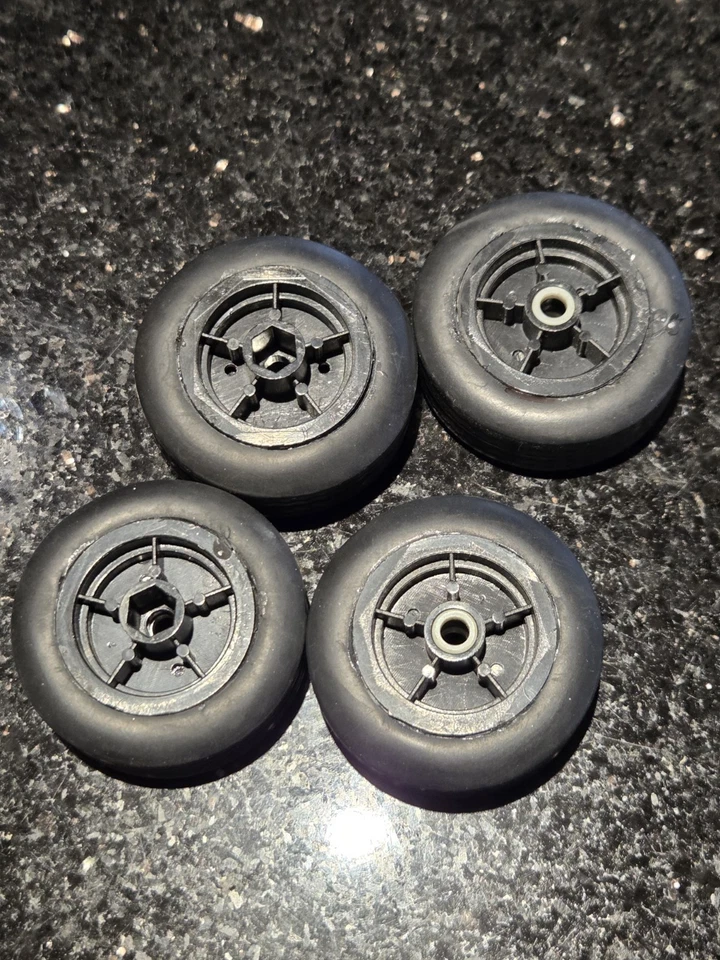 Ruedas y neumáticos Radio Shack RC Lowrider Foto 2 de 3