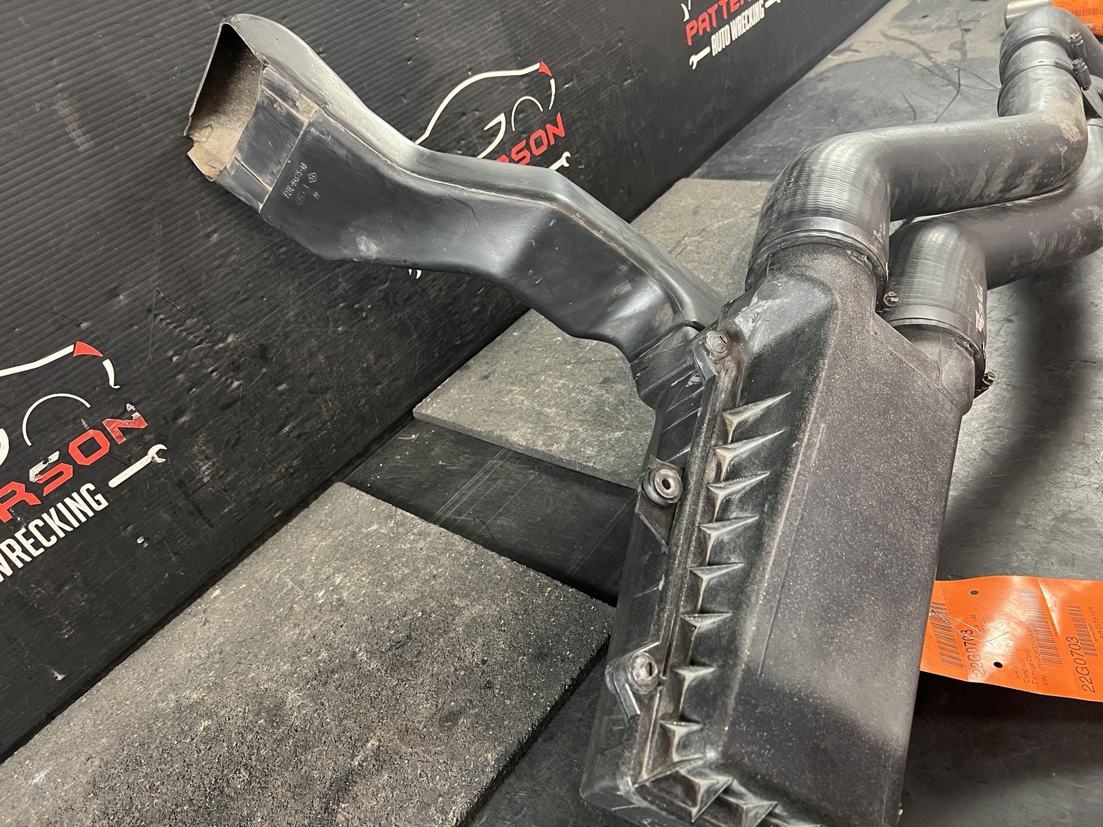 8795 FORD F250 AIR INTAKE CLEANER FILTER BOX WITH TUBES & METER 7.5 eBay