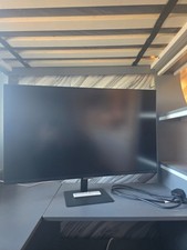Samsung M7 32" 4K Smart Monitor (LS32BM700) - Very Good Condition with Remote