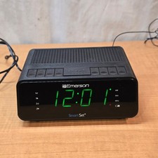Emerson CKS1900 SmartSet Dual Alarm Clock Radio AM/FM Green LED 6"