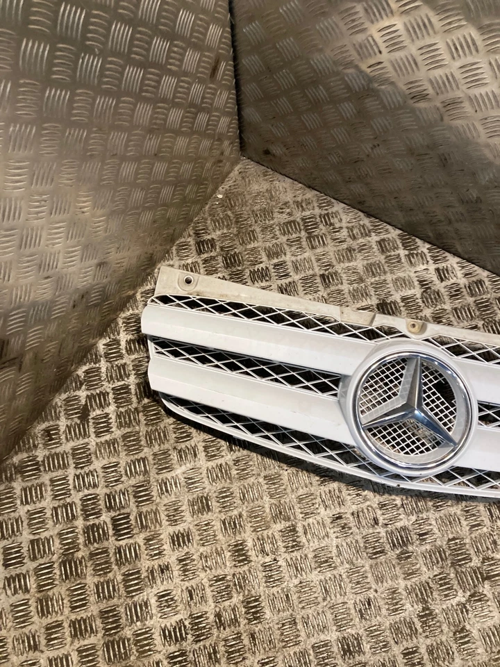 MERCEDES-BENZ VITO Facelift W639 Capot Avant Chrome Grille Blanche 6398800785 - Photo 3/4