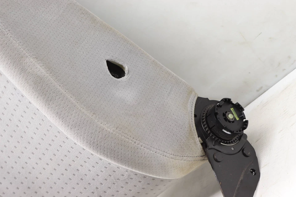 1999-2004 VW EUROVAN - REAR Upper SEAT Backrest Cushion (2ND ROW) 7D0883455AD - Image 4 of 4