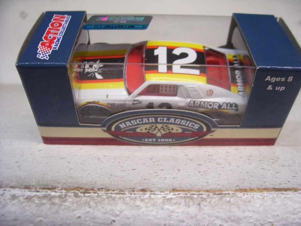1/64 #12 NEIL BONNETT ARMORALL 1976 CHEVY LAGUNA ACTION Foto 3 de 4