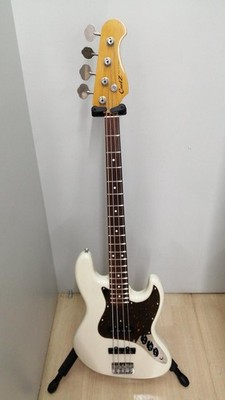 CoolZ ZJB-1R White Electric Bass Guitar W/Gig Bag Used Shipping From Japan