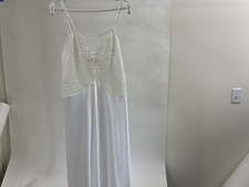 Lucie Ann II Nylon White Nightgown Lace Bodice Medium