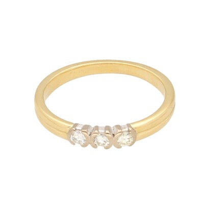 18 Karat Gelbgold 0,15 Karat Diamant Drei Stein Ring (Größe O) 3x10 mm