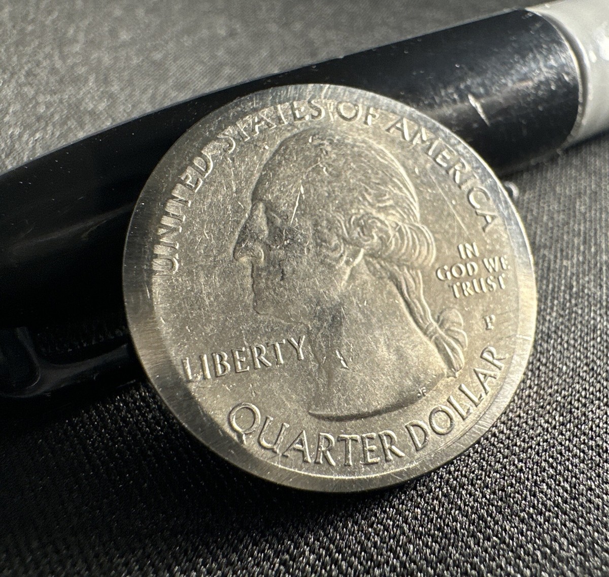 2017-P Effigy Mounds Quarter Error Missing Nickel exposed Copper