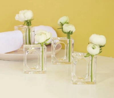 A La Carte Set of 4 Acrylic Flower Napkin Holder. New