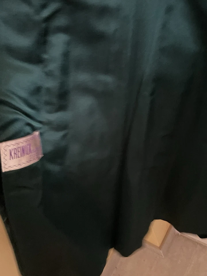 Vintage 1940s Green Velvet Evening Coat - Image 4 of 4