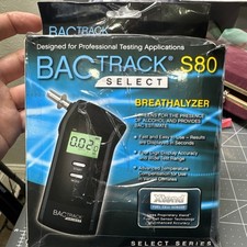 BACtrack S80 Professional Breathalyzer Alcohol Tester 3 Brand New Tips  Case