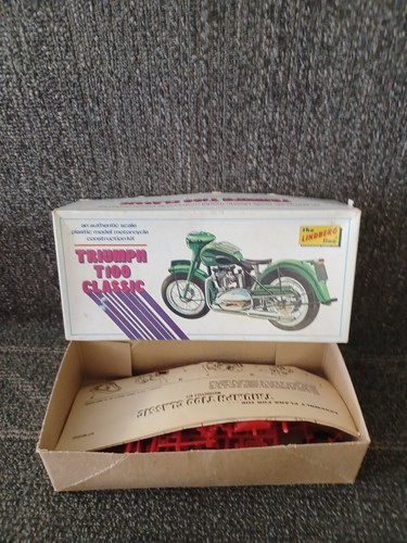 LINDBERG 1973 TRIUMPH T-100 CLASSIC Motorcycle Model Kit #1222 RARE Open Kit