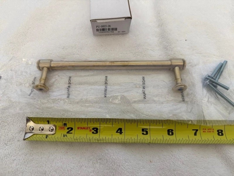 Drawer Pulls and Knobs