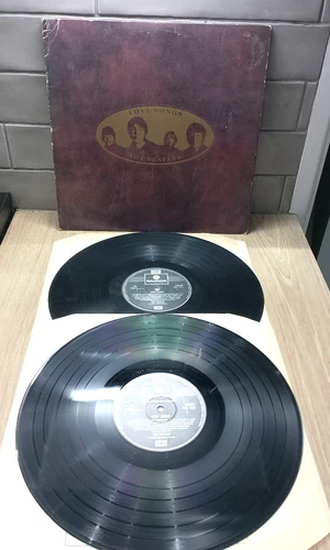 Vinyl 2 X LP The Beatles - Love Songs NM/VG 1977 Compilation album George Martin