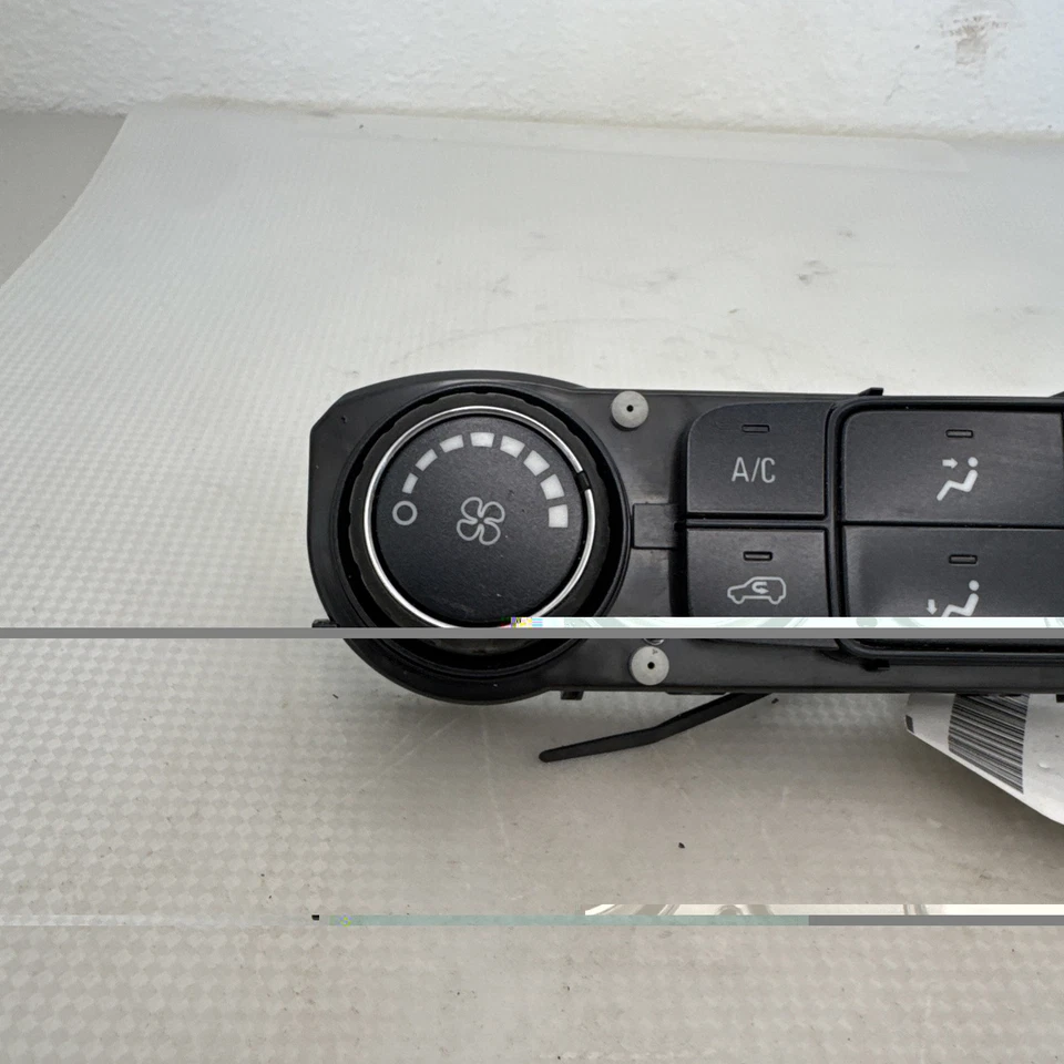 Chevrolet Silverado 1500 2014-2019 aire acondicionado calefacción climatización control de temperatura OEM 84199201 Foto 2 de 4