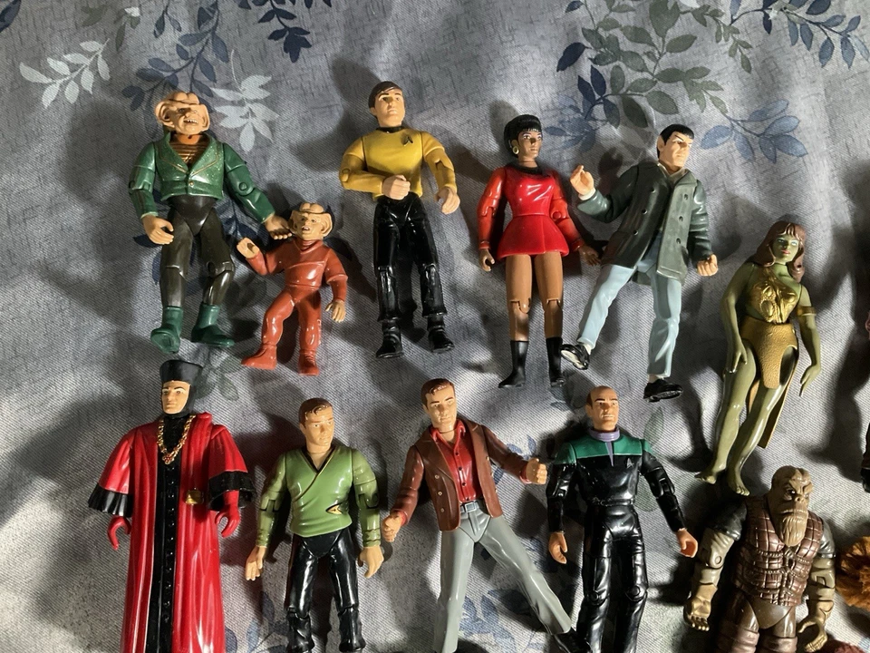 Lote DE COLECCIÓN Figura de Acción STAR TREK - Años 90 - Compañeros de Juego Buen Estado Envío Rápido Foto 2 de 4