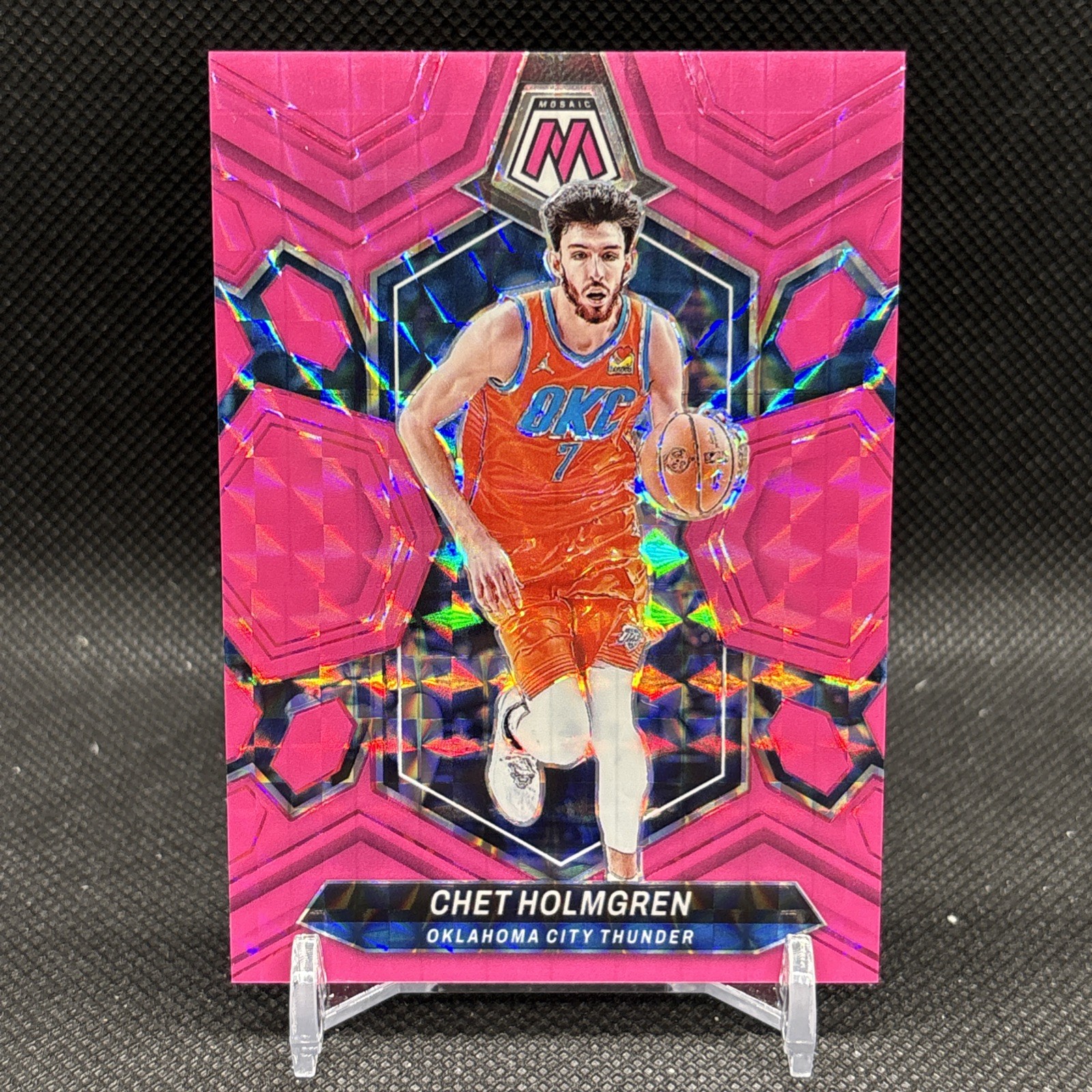 2023-24 Panini Mosaic - Chet Holmgren #30 Fluorescent Pink Mosaic Prizm /10