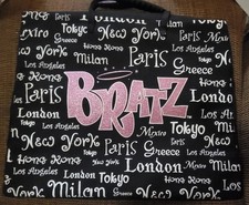 Bratz World Travel Case with 9 Mini Bartz Dolls, Clothes and Lots of ACCESSORIES