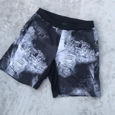 Lululemon Mens Assert Short 9'' Aerial Ice White Black / Black Training Shorts L