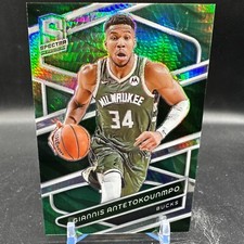 Giannis Antetokounmpo Green International /75 2023-24 Panini Spectra Bucks