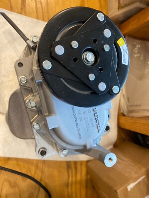 new oem volvo penta supercharger 23118549 D4-260A-F. A-1