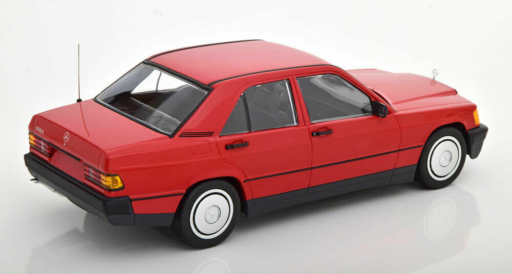 【MINICHAMPS】MercedesC−class 1/18 #M62 Minichamps 1:18 Mercedes-Benz M-Class silver metallic B6 696