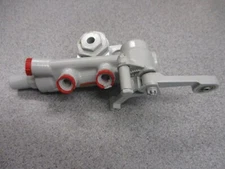 Douglas 3719509-5501 Valve Skydrol