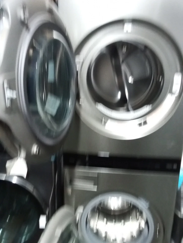 LG Studio WSGX201HNA 27 Inch Smart Gas WashTower with 5.0 cu. ft. Washer NEW - Image 4 of 4