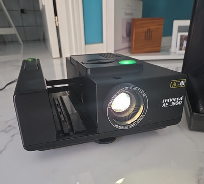 Diaprojektor Reflecta AF 1800 Vintage + Koffer und Ladegeräte GETESTET