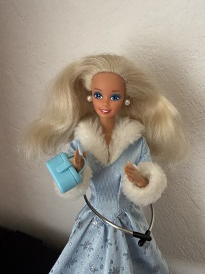 Barbie Happy Holidays 1988 #1703 Fantasy Costume Kleid 2000 Mattel Top Zustand!