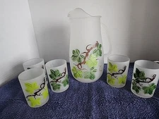 VTG. HAZEL ATLAS "GAY FAD" FROSTED JUICE PITCHER & 5 JUICE GLASSES;IVY DESIGN
