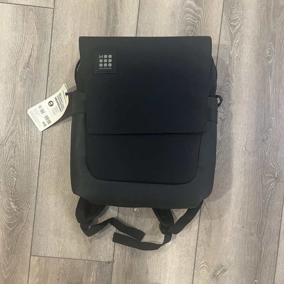 Mochila Moleskin ID Collection - Negra - ET72BKBKF - Tamaño: Se adapta a dispositivos de 15" Foto 2 de 4