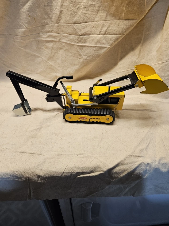 VINTAGE TONKA TRENCHER BACKHOE LOADER DOZER#6! 100% COMPLETE! VERY NICE! - Image 2 of 4