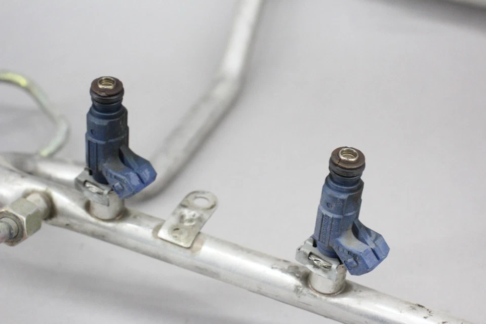 ✅ 00-06 Mercedes W209 CLK55 CLS500 ML500 Fuel Injection Rail Line 1130700695 OEM - Image 3 of 4