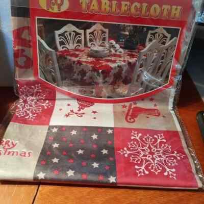 NEW IN BAG ! KY Christmas Tablecloth 150x180 cm