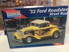 Monogram 2718 '32 Ford Roadster Street Rod model kit
