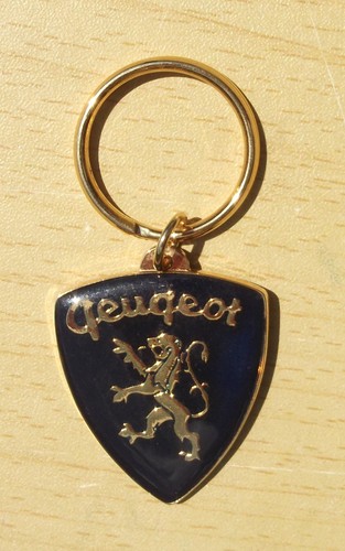 PEUGEOT EMAILLE SCHLÜSSELANHÄNGER. - Bild 2 von 2