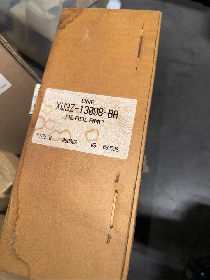 🔥OEM NUEVO Ford 6W3Z13008BA Conjunto de lámpara lado del conductor Mercury Grand Marquis 06-09 Foto 2 de 4