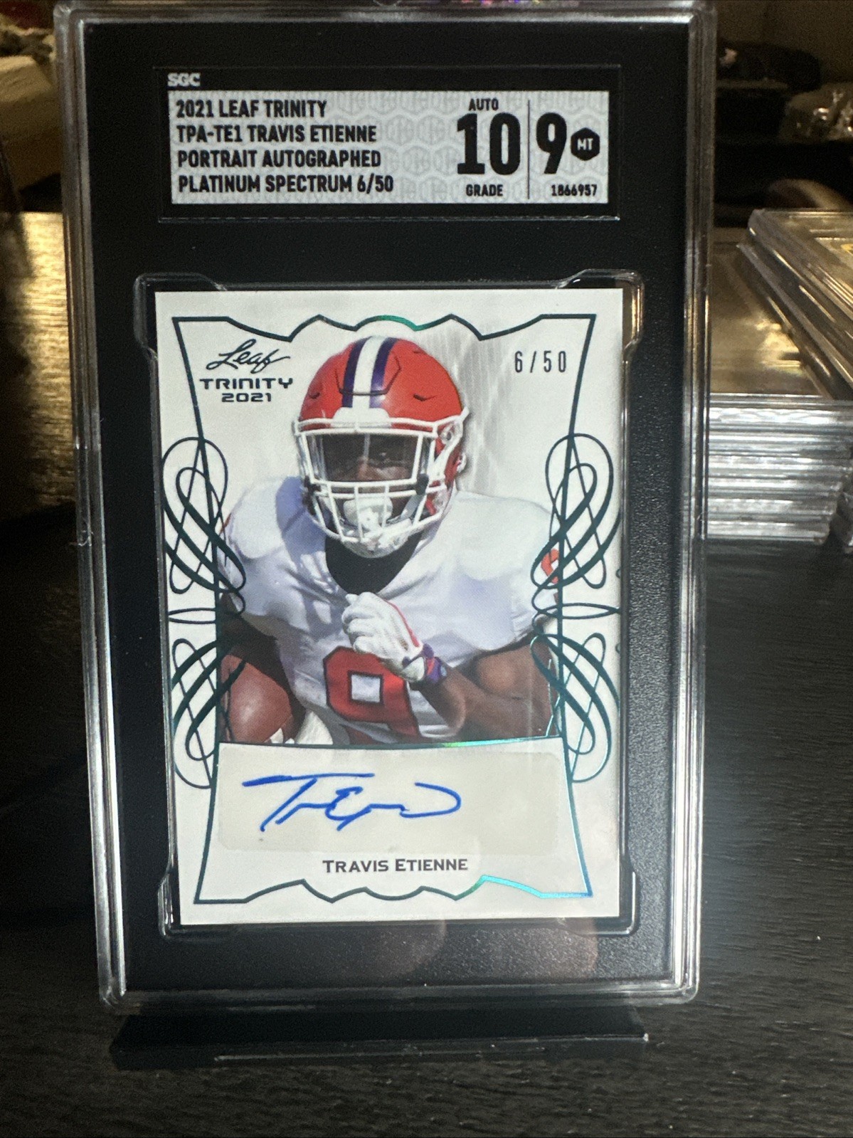 Travis Etienne Leaf Trinity Portrait Autographs #TPATE1 Purple Spectrum Holofoil