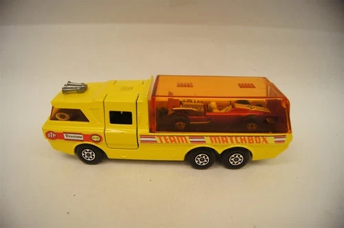 MATCHBOX LESNEY Super Kings K7 Racing Car Transporter & Formula Car 1972 ENGLAND